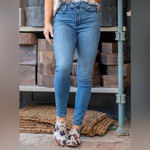Judy Blue LUCY HIGH RISE TUMMY CONTROL TOP SKINNY size 3/26 - Picture 1 of 5